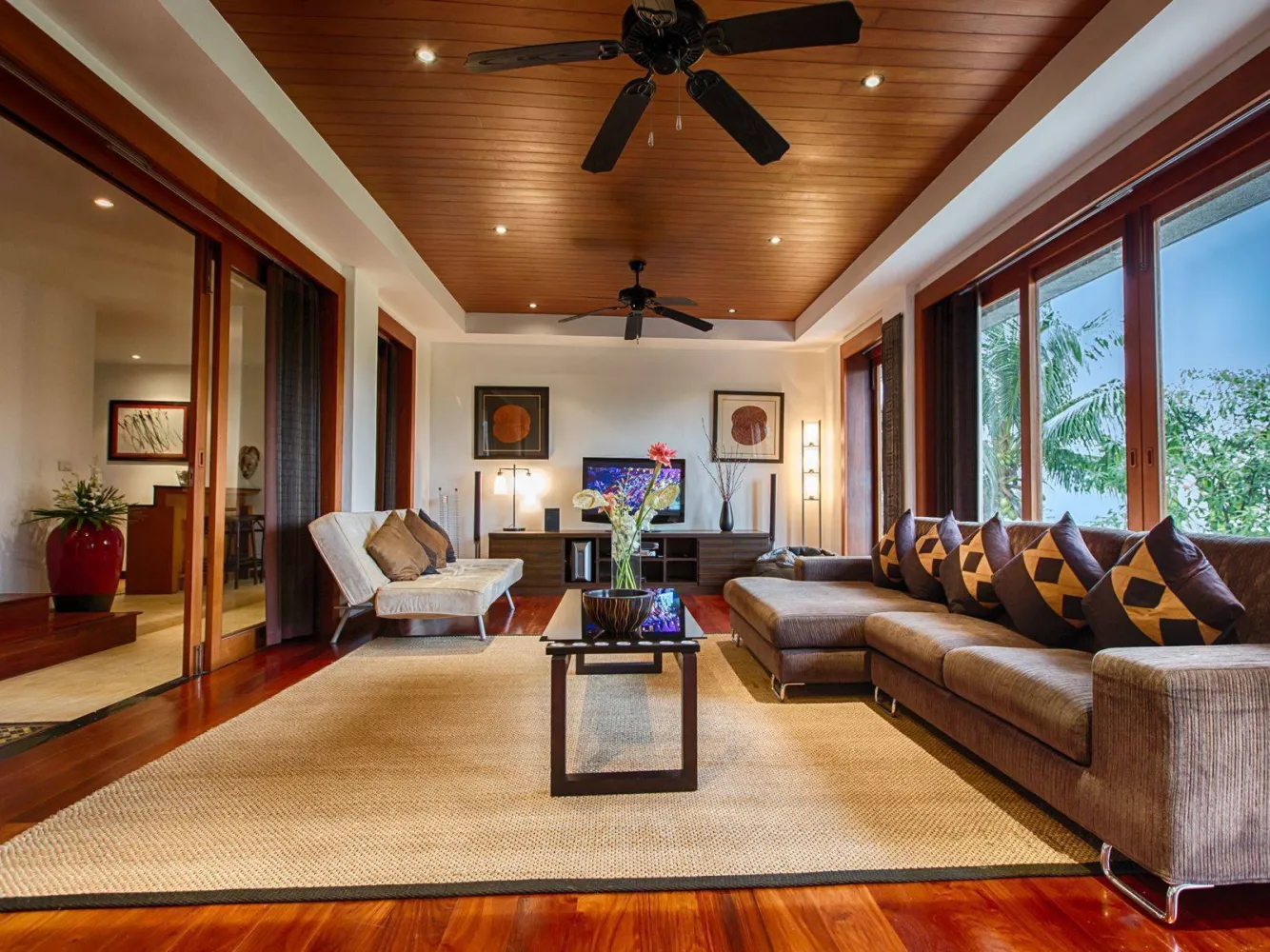 Property image - full photo 2