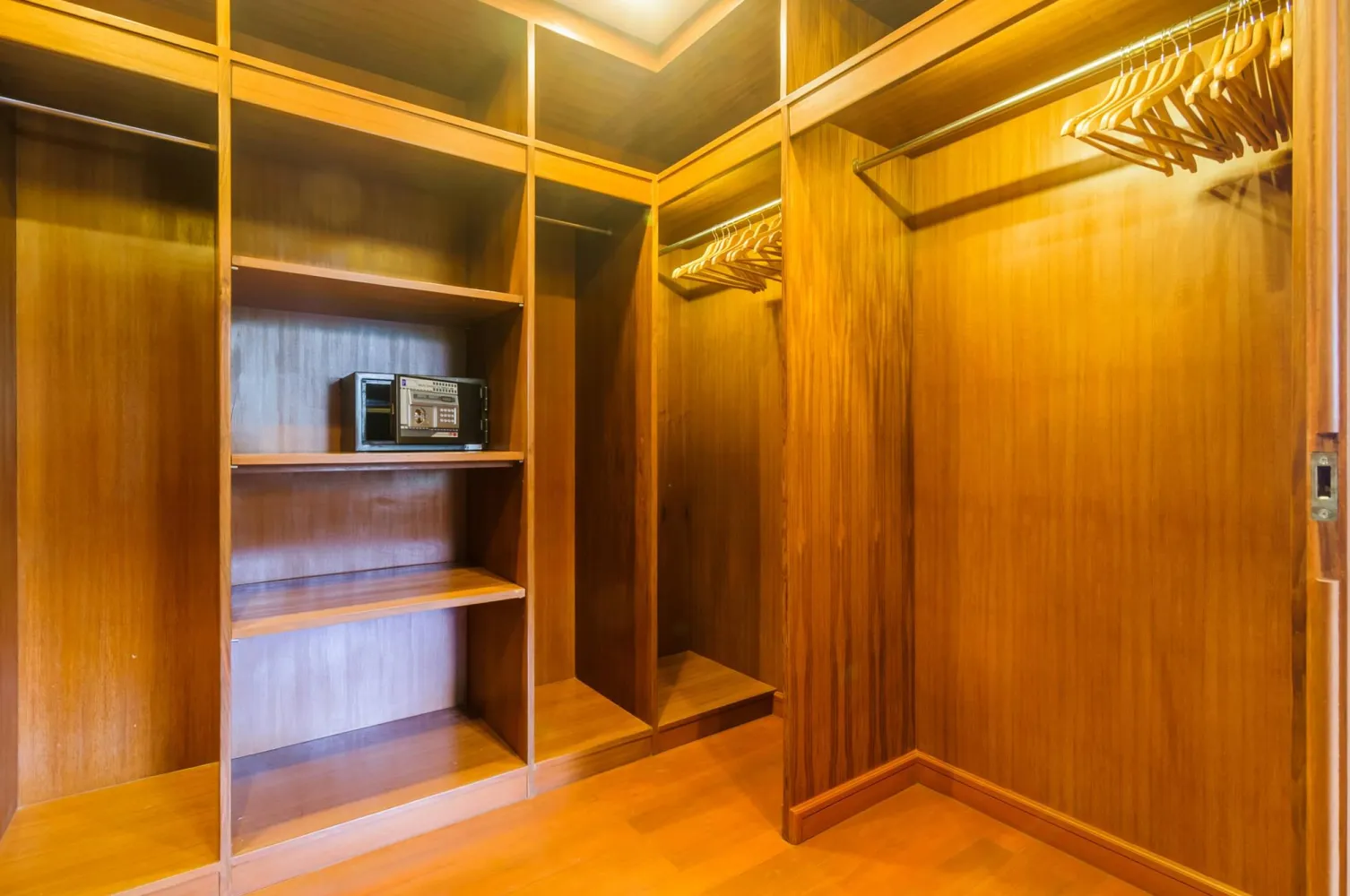 Property image - full photo 58