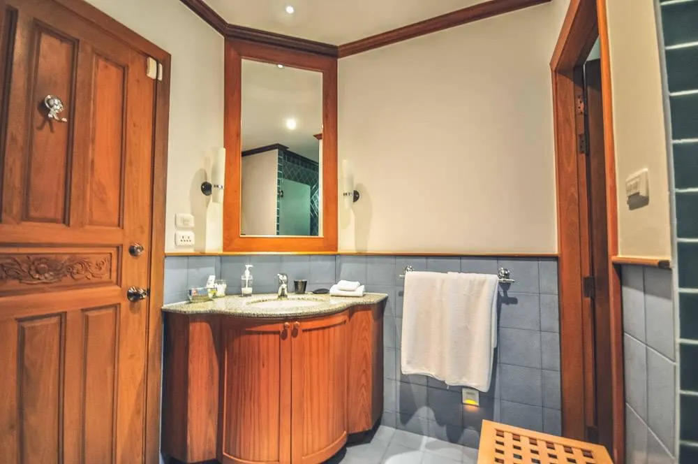 Property image - full photo 28