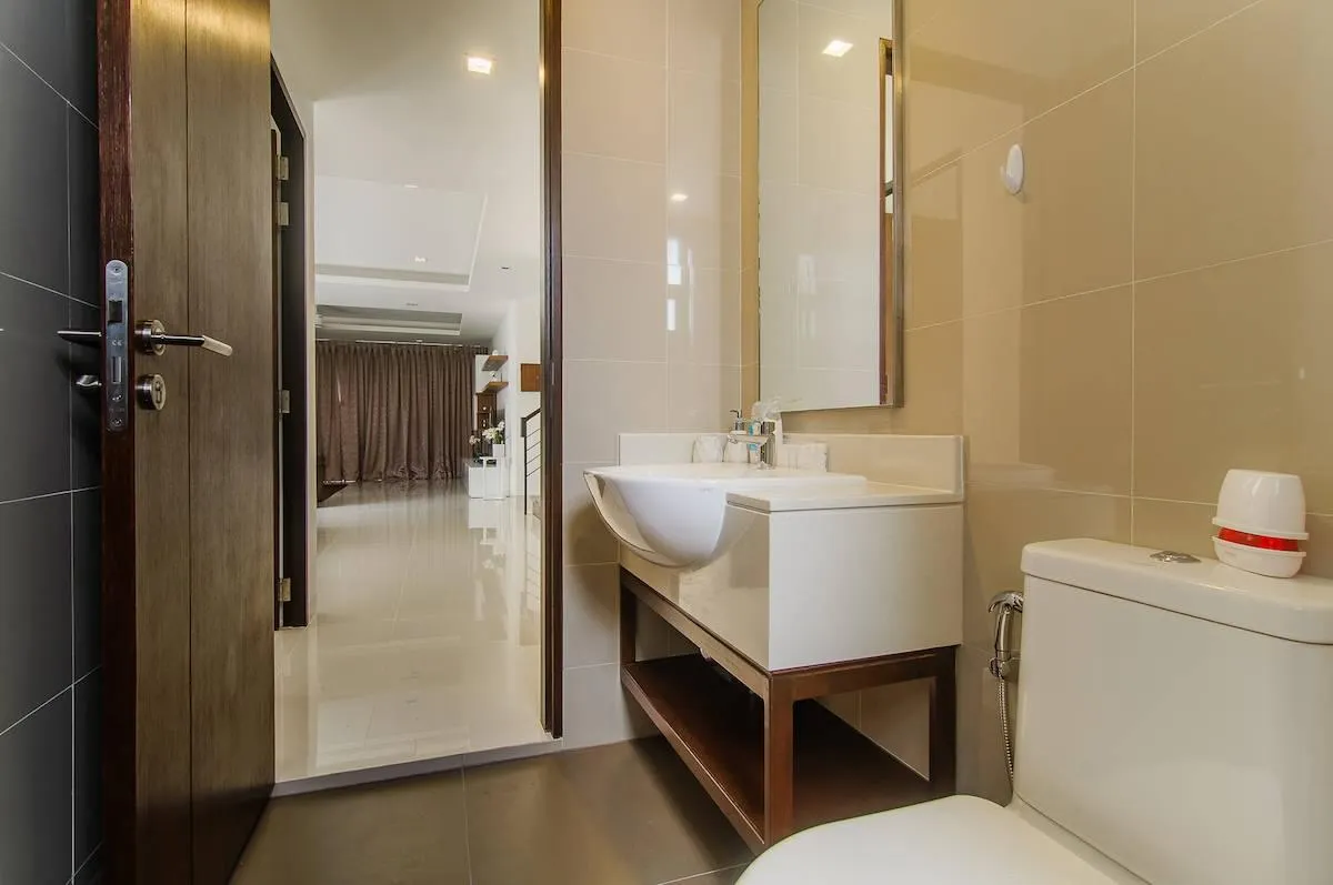 Property image - full photo 15