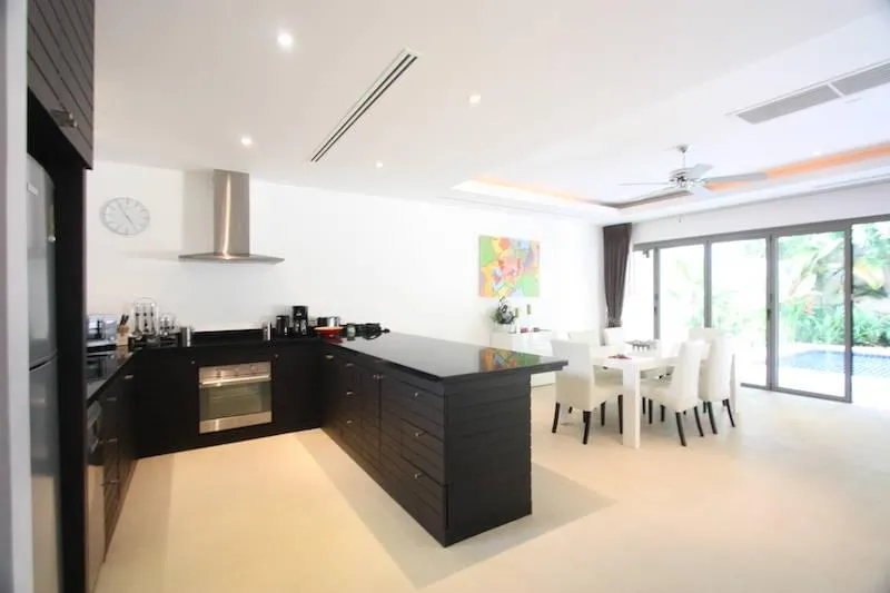 Property image - full photo 3