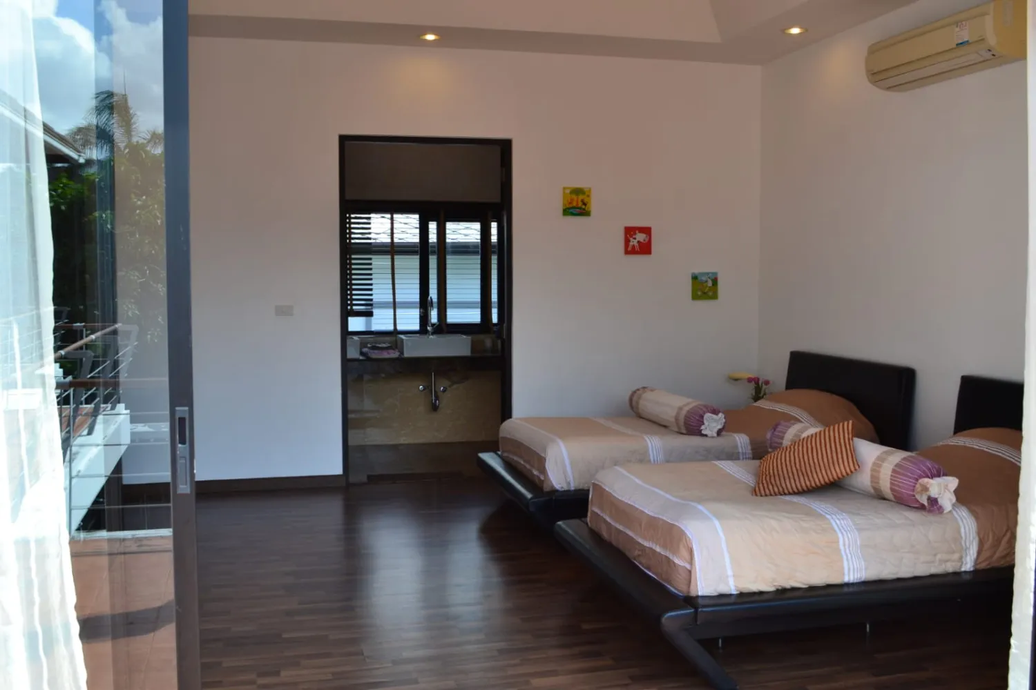 Property image - full photo 12