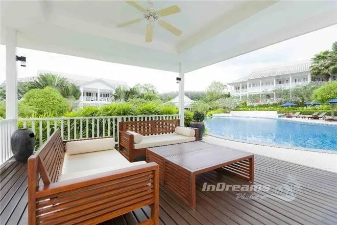 Property image - full photo 2