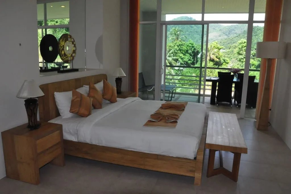 Property image - full photo 10