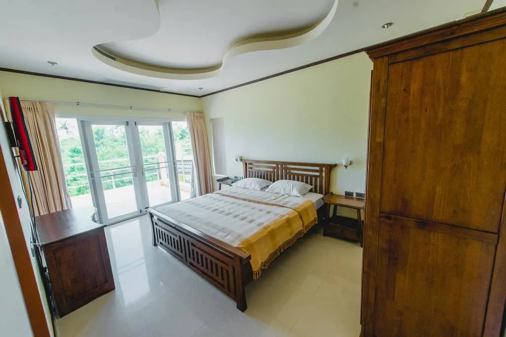 Property image - full photo 6