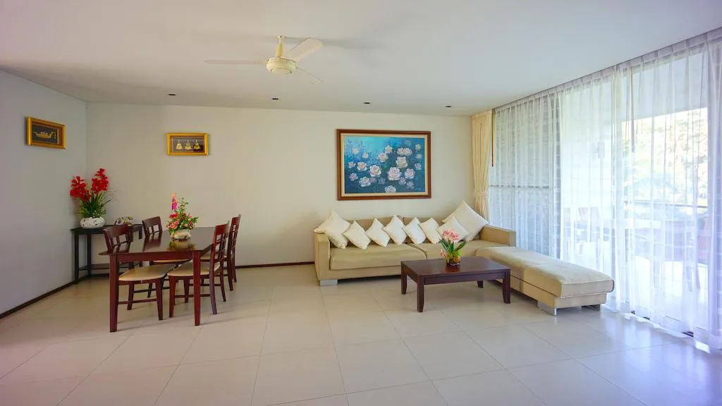 Property image - full photo 4