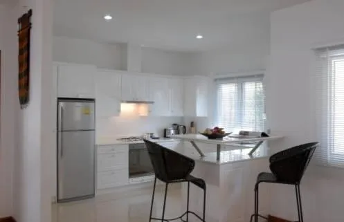 Property image - full photo 12