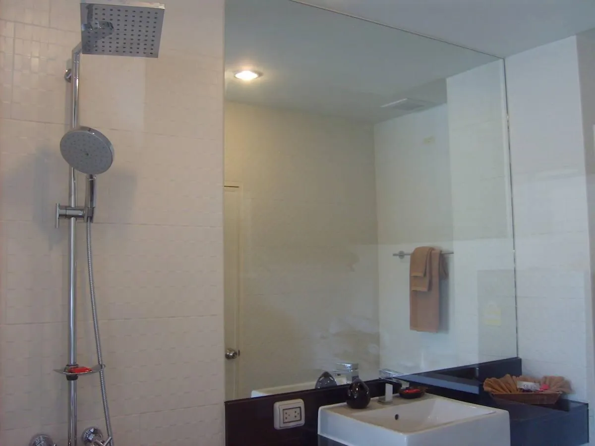 Property image - full photo 10