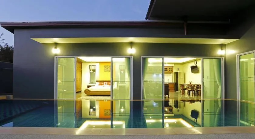 Property image - full photo 4