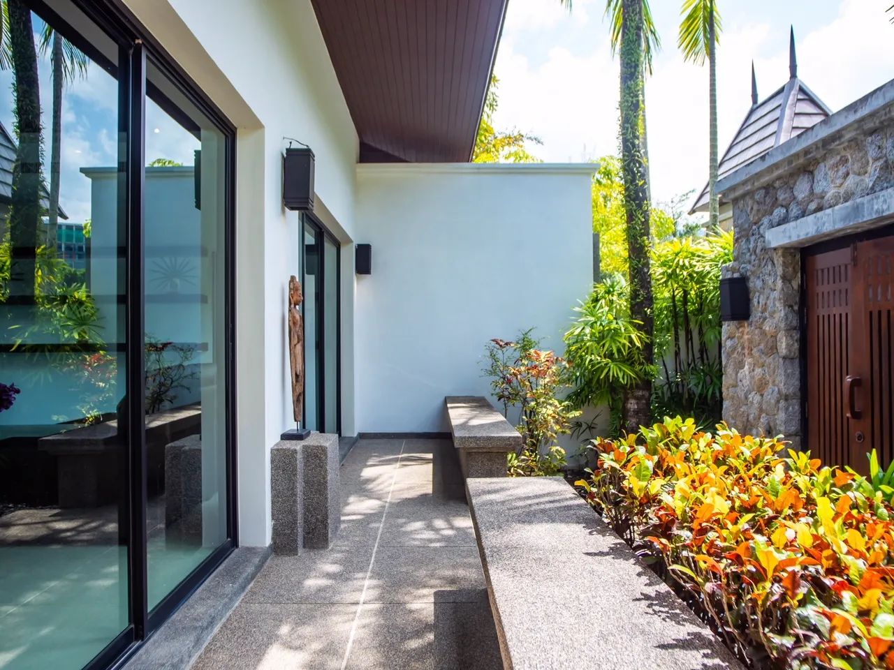 Property image - full photo 10