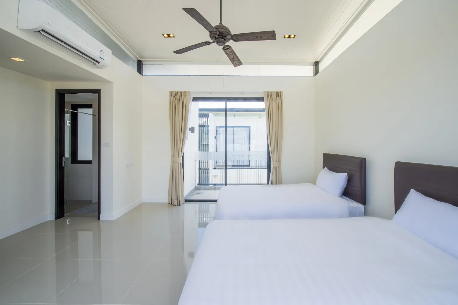 Property image - full photo 29