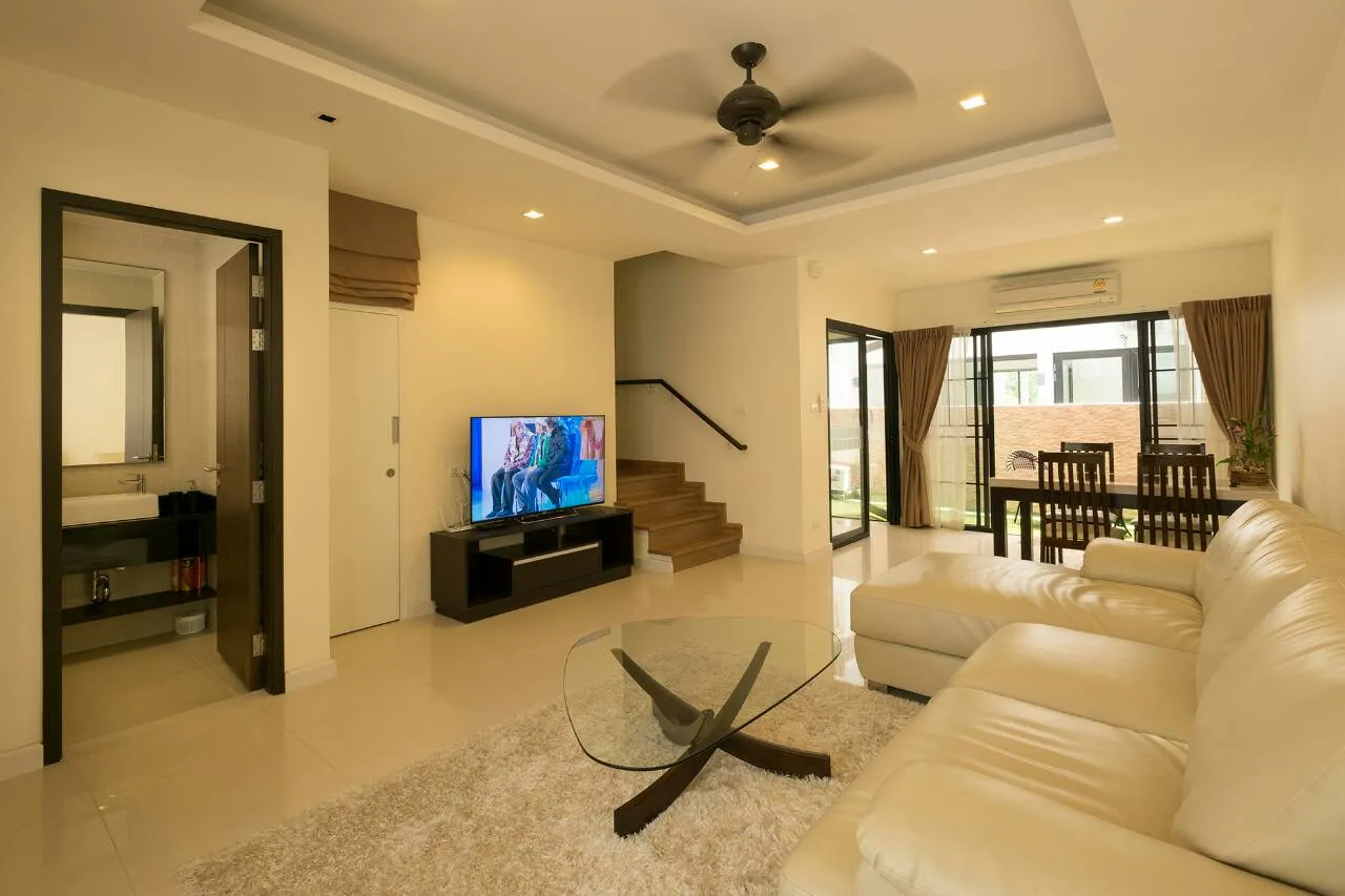 Property image - full photo 3