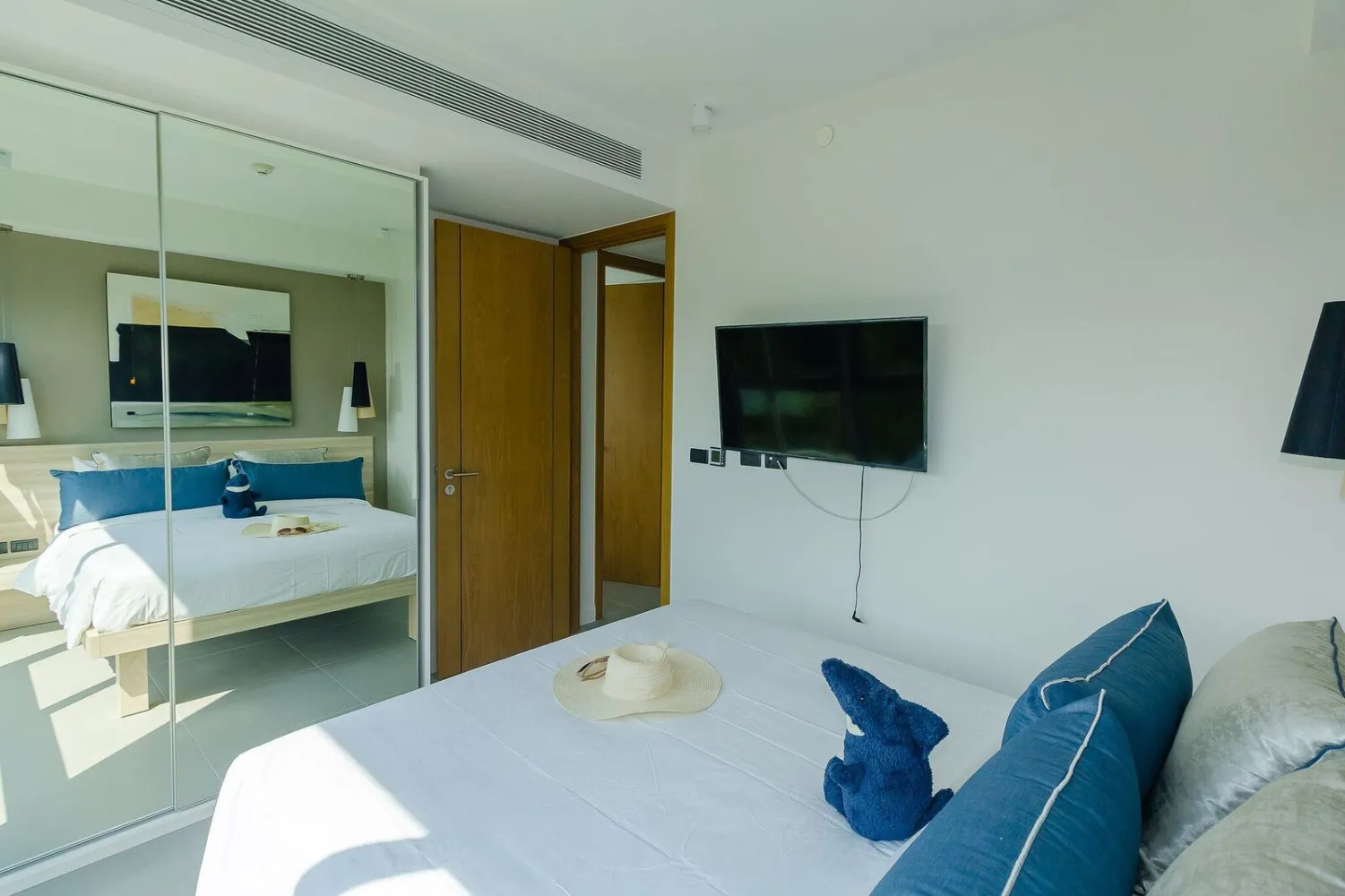 Property image - full photo 3