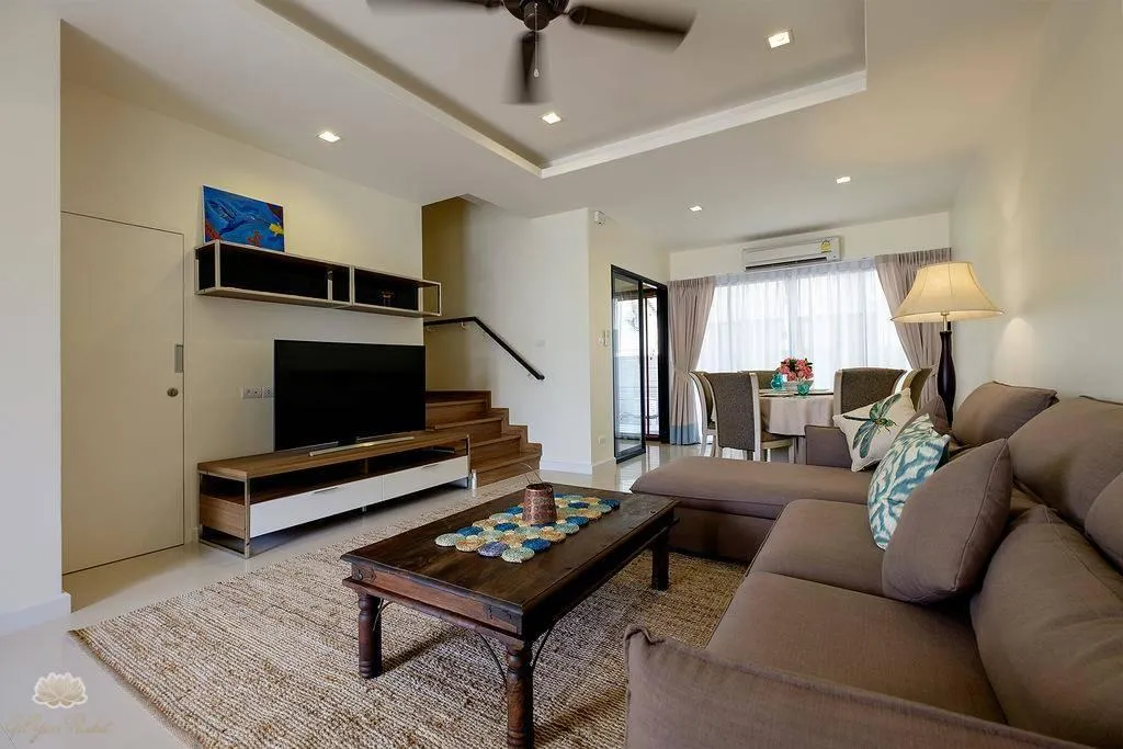 Property image - full photo 3