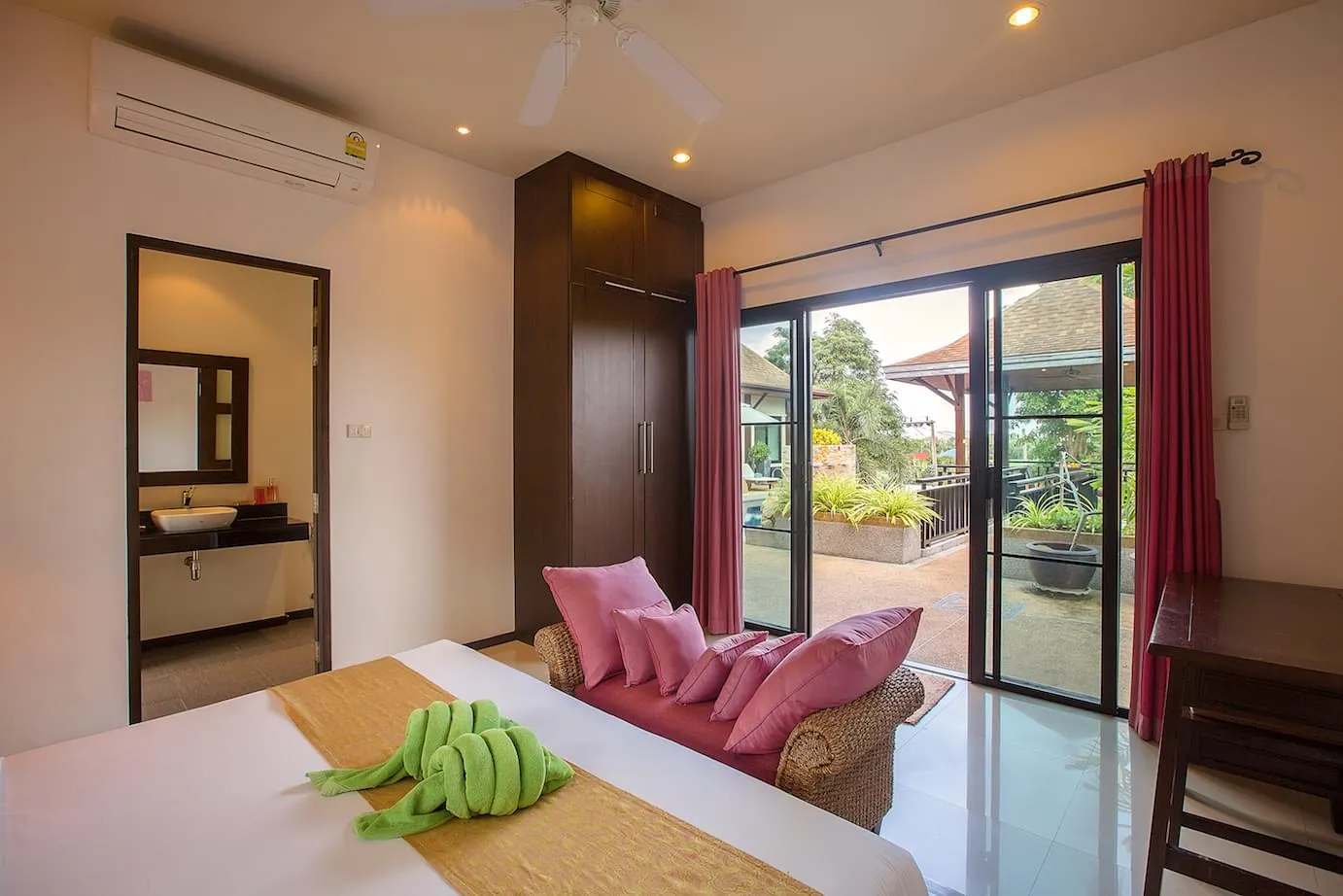 Property image - full photo 6