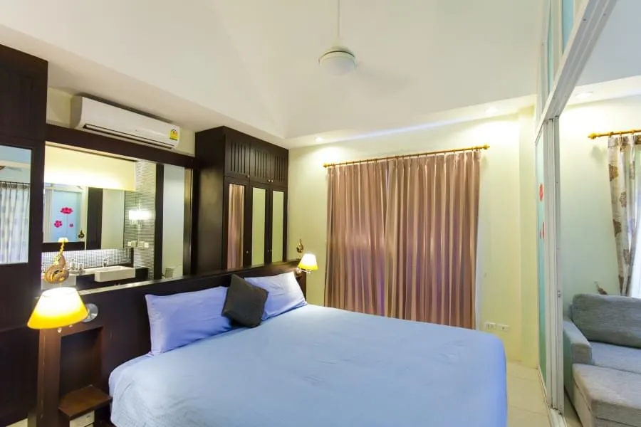 Property image - full photo 15