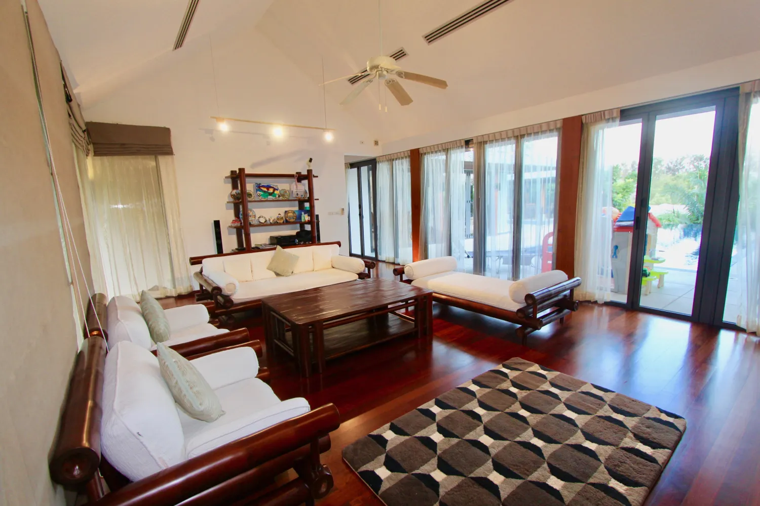Property image - full photo 40