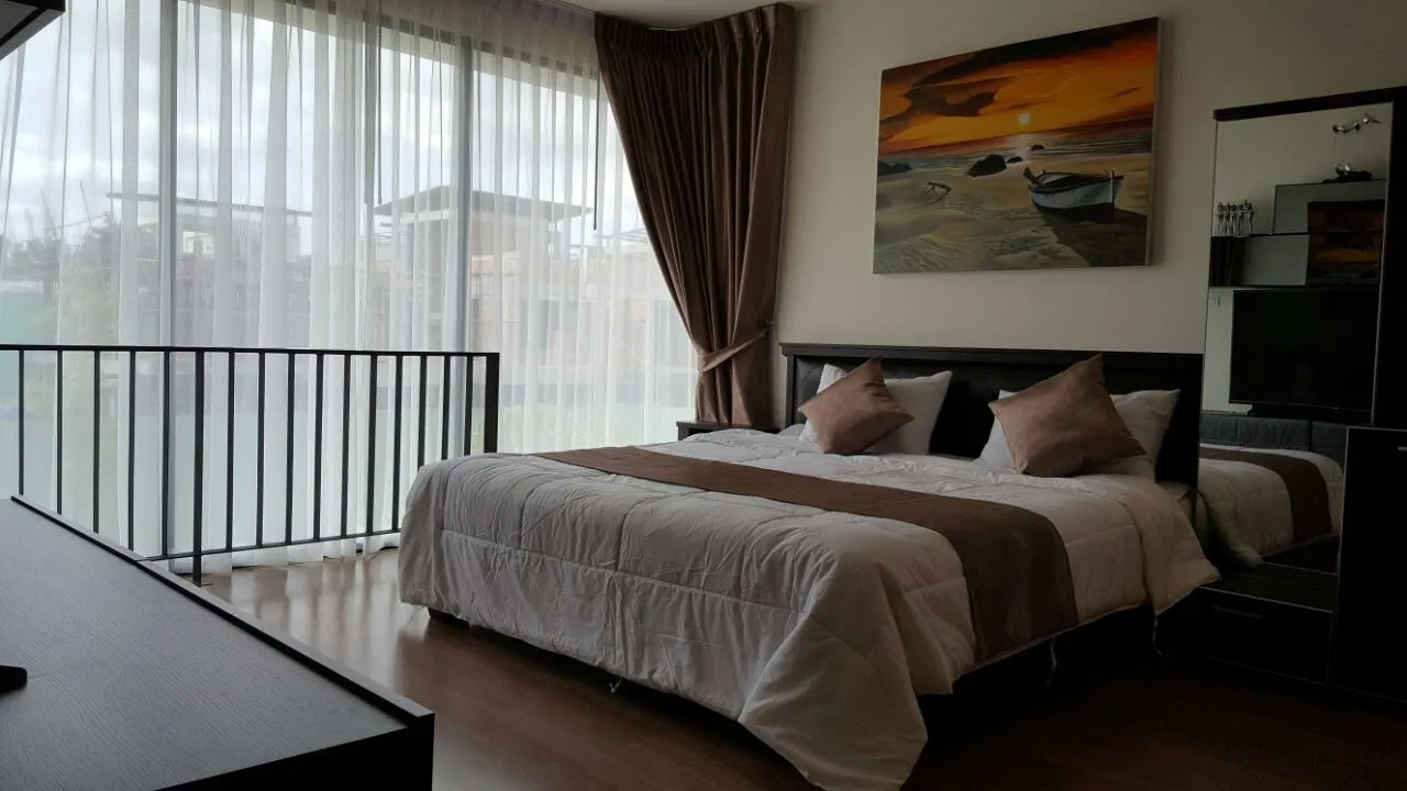 Property image - full photo 16