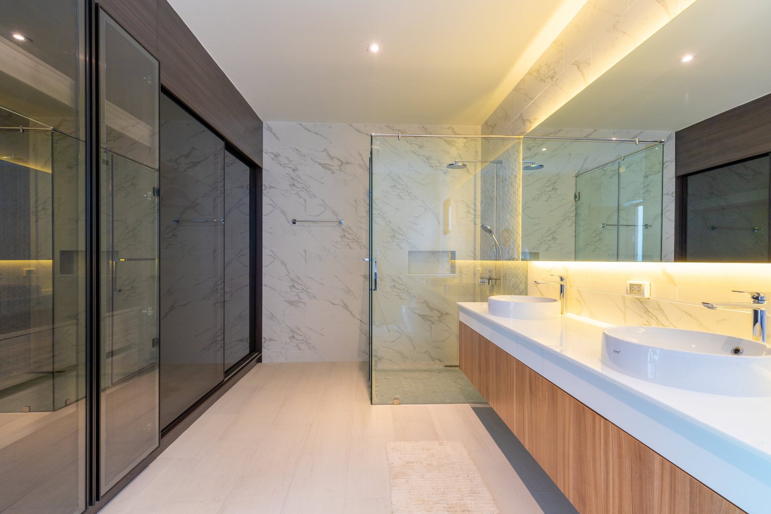 Property image - full photo 13