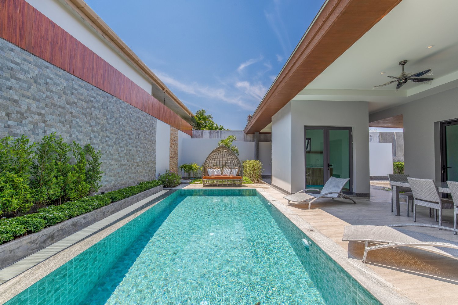 Property image - full photo 10