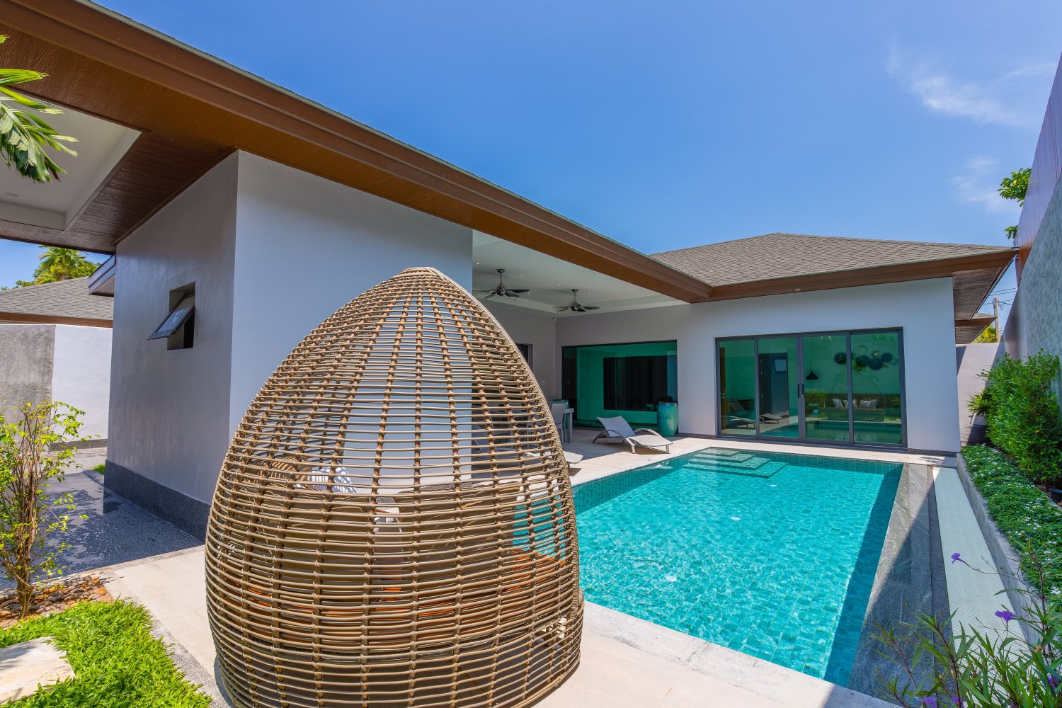 Property image - full photo 4