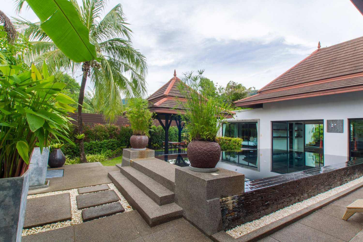 Property image - full photo 11