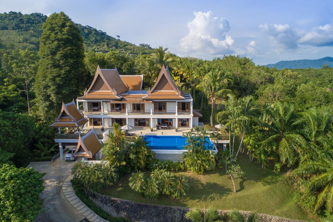 Property image - full photo 2