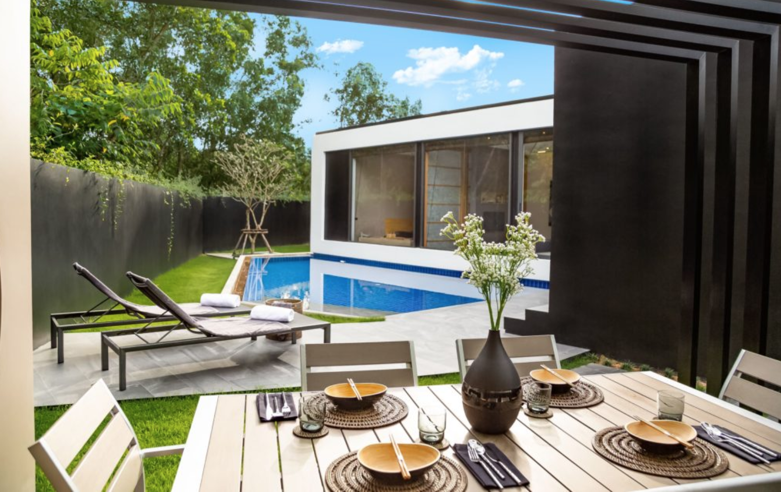 Property image - full photo 4