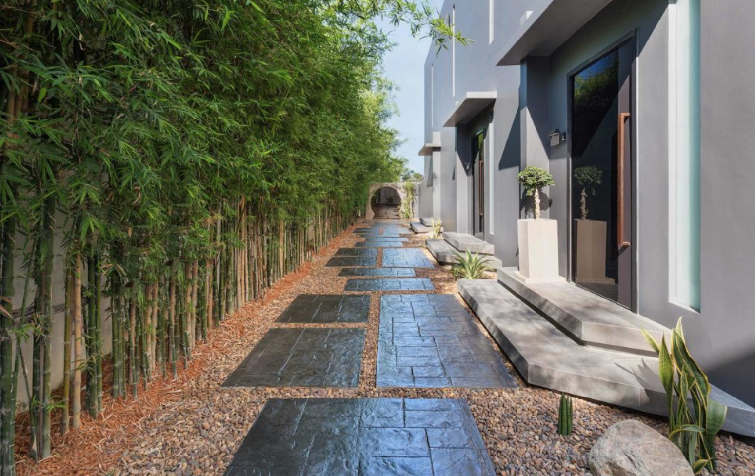 Property image - full photo 5