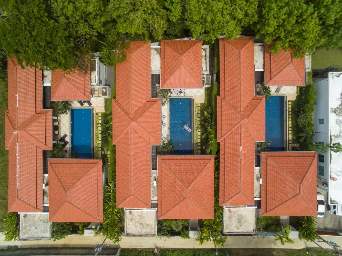 Property image - full photo 2