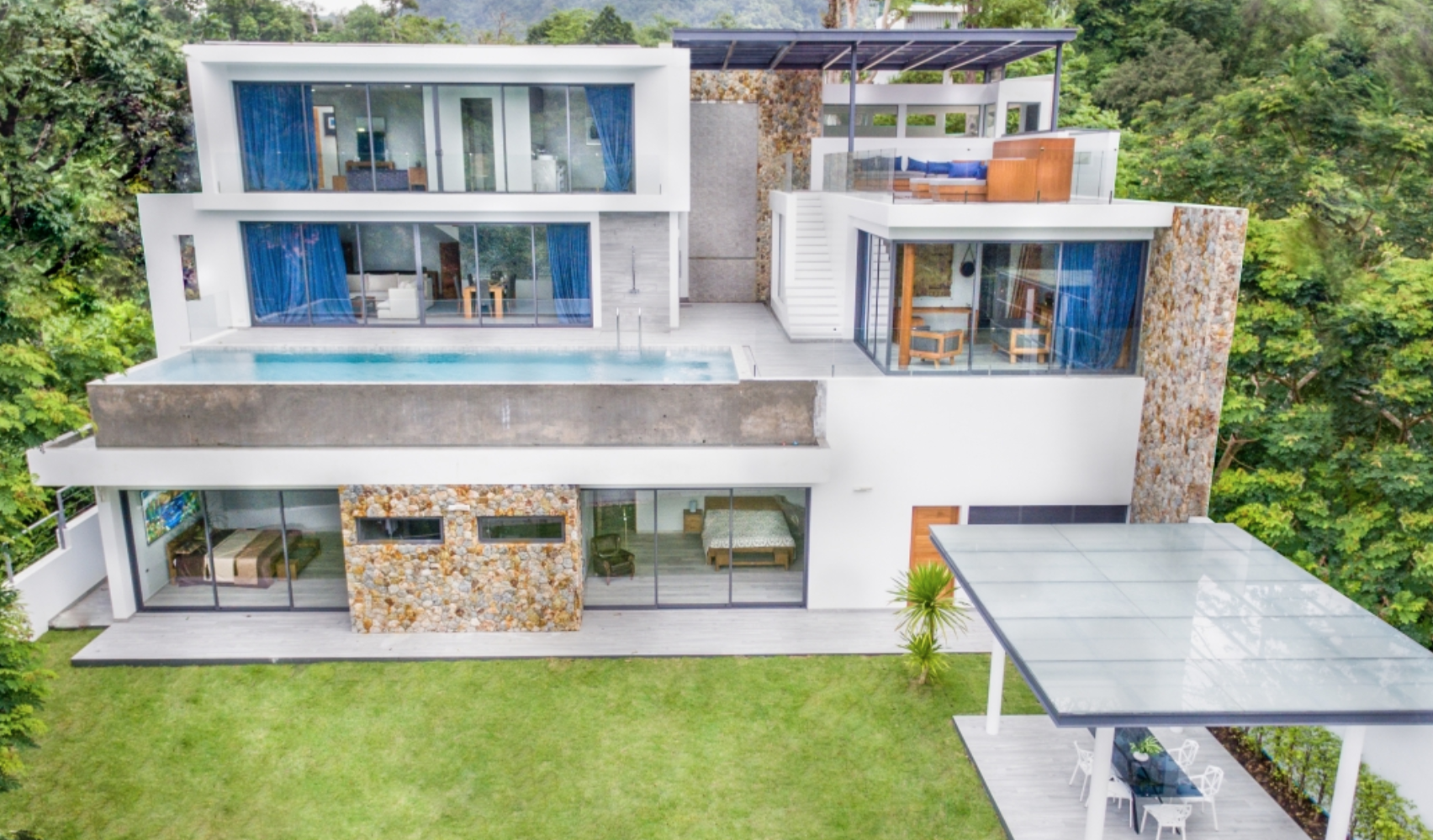 Property image - full photo 1