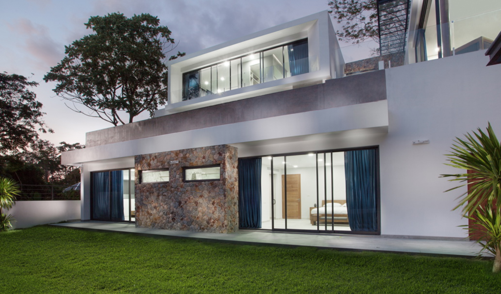 Property image - full photo 4