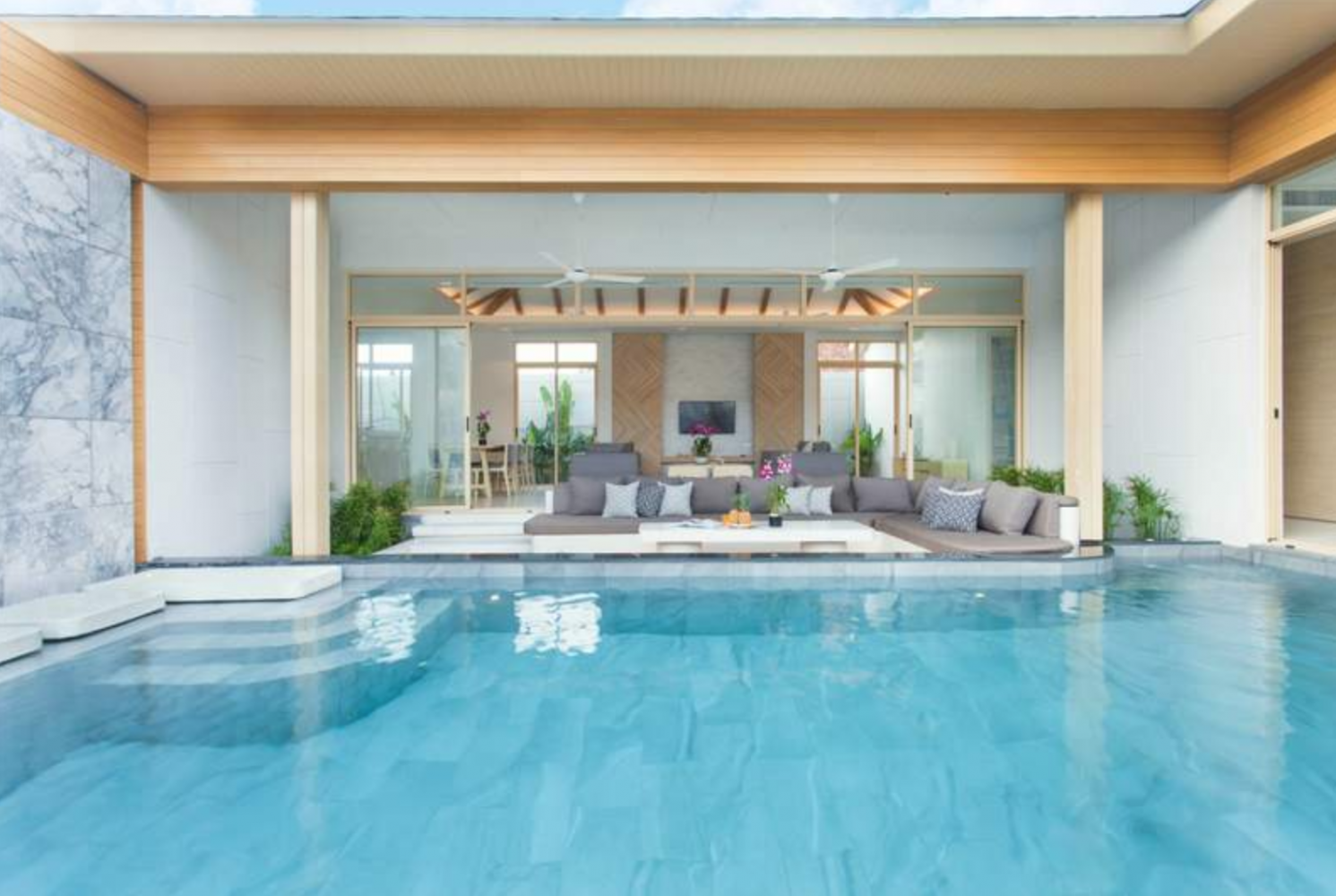Property image - full photo 2
