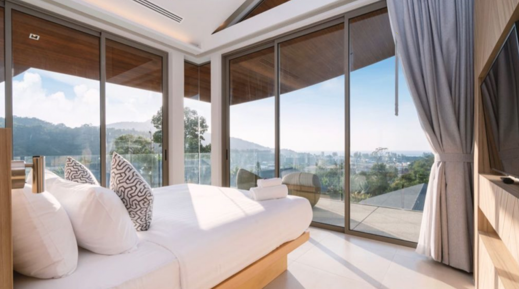 Property image - full photo 2