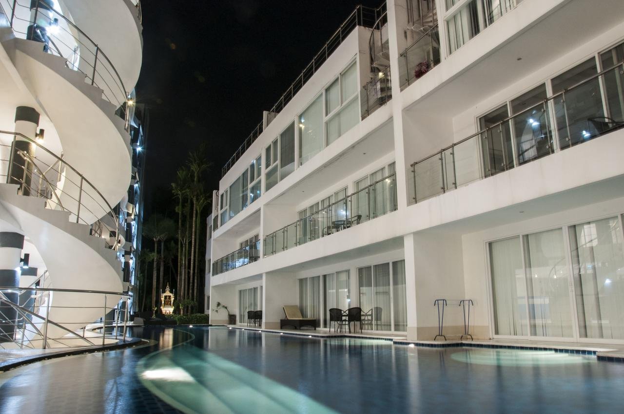 Property image - full photo 3