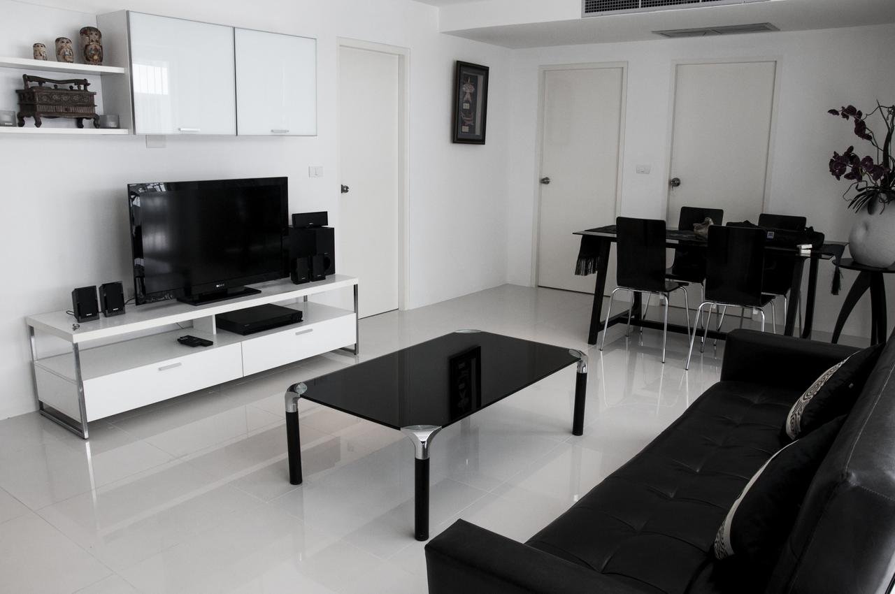 Property image - full photo 4