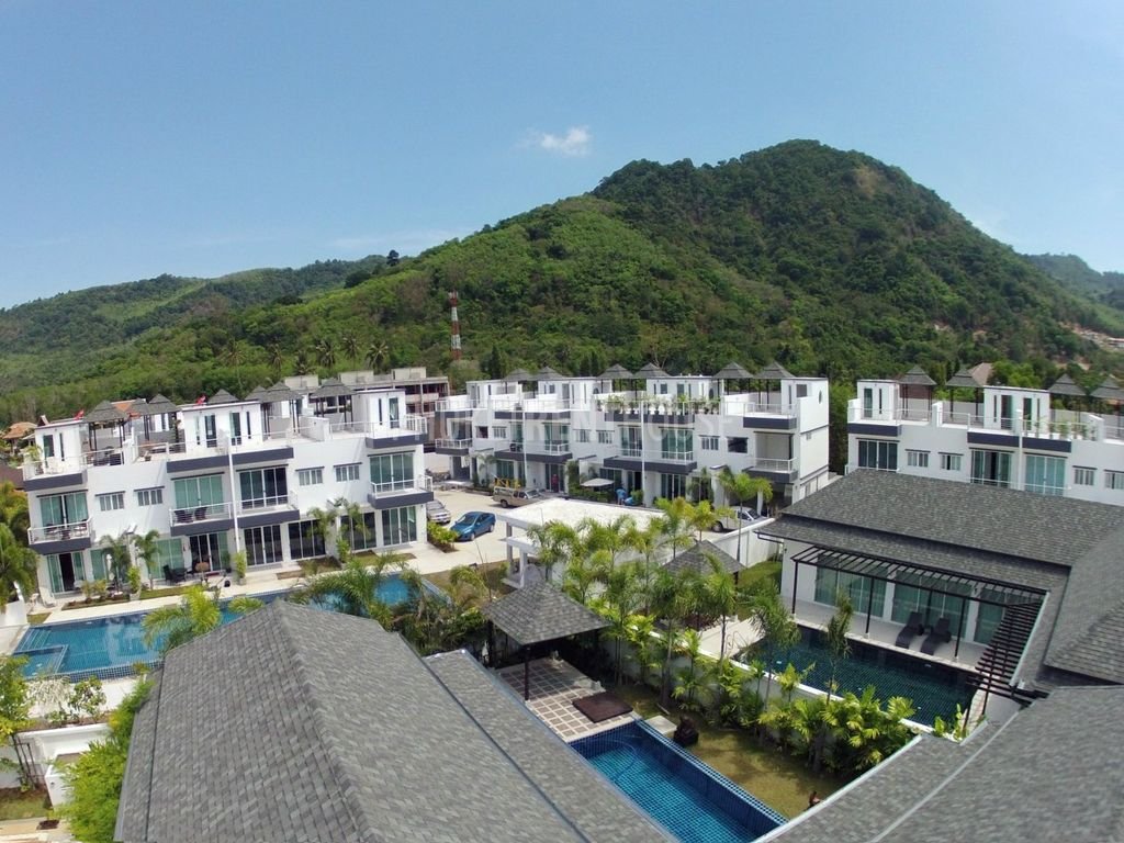 Property image - full photo 4
