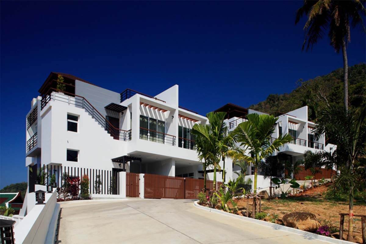 Property image - full photo 2