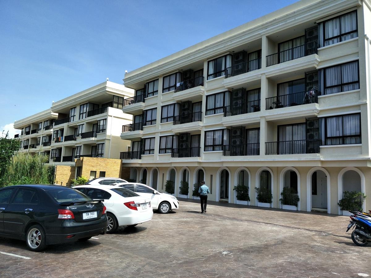 Property image - full photo 2