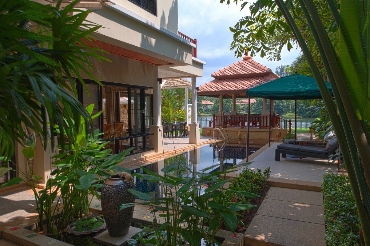 Property image - full photo 2