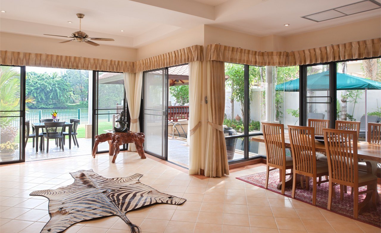 Property image - full photo 3