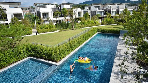 Property image - full photo 3