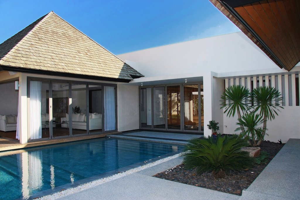 Property image - full photo 2