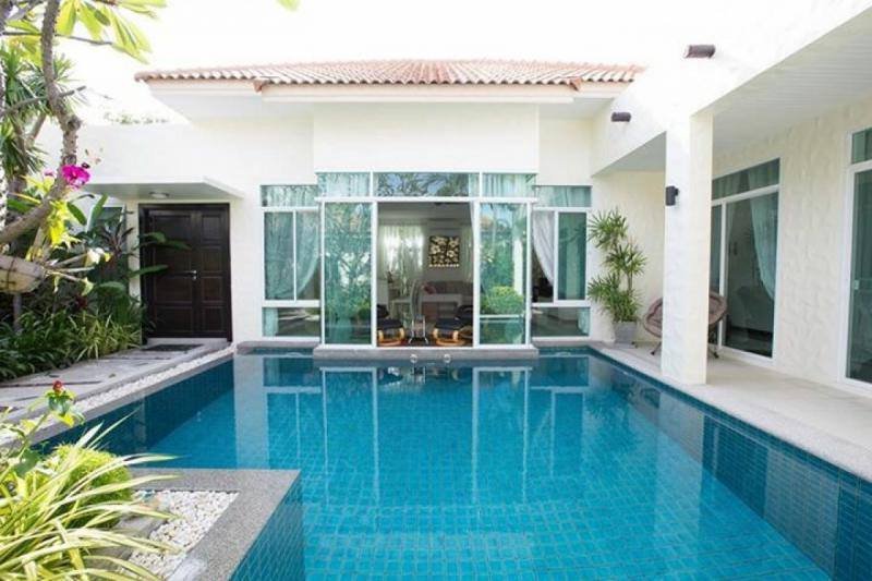 Property image - full photo 4