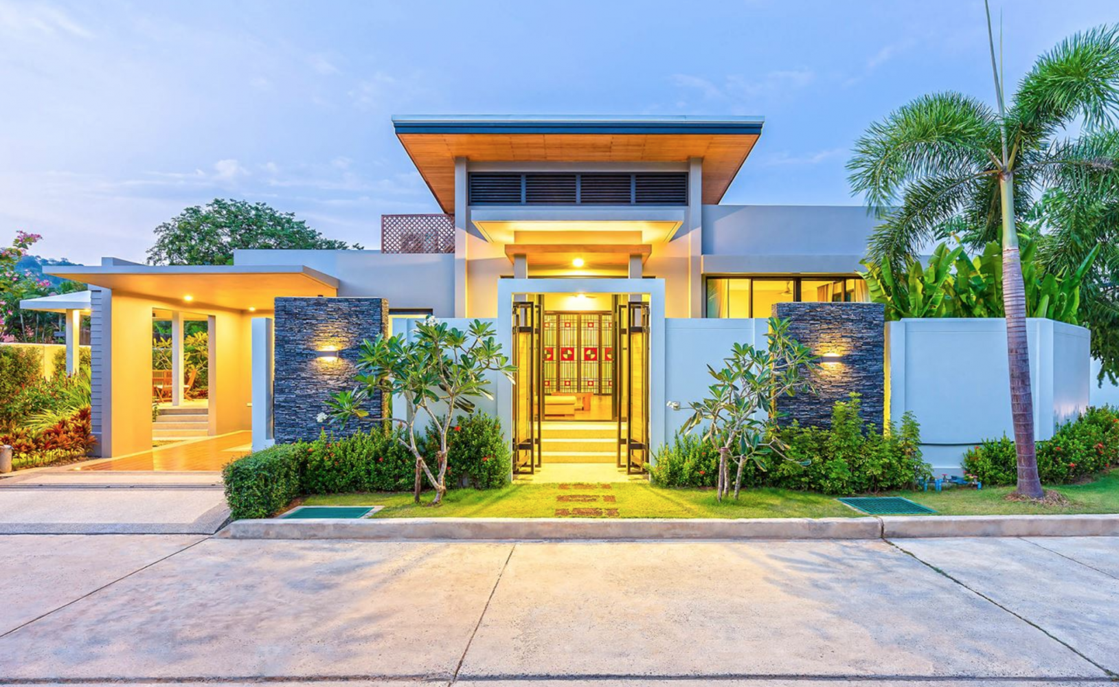 Property image - full photo 2