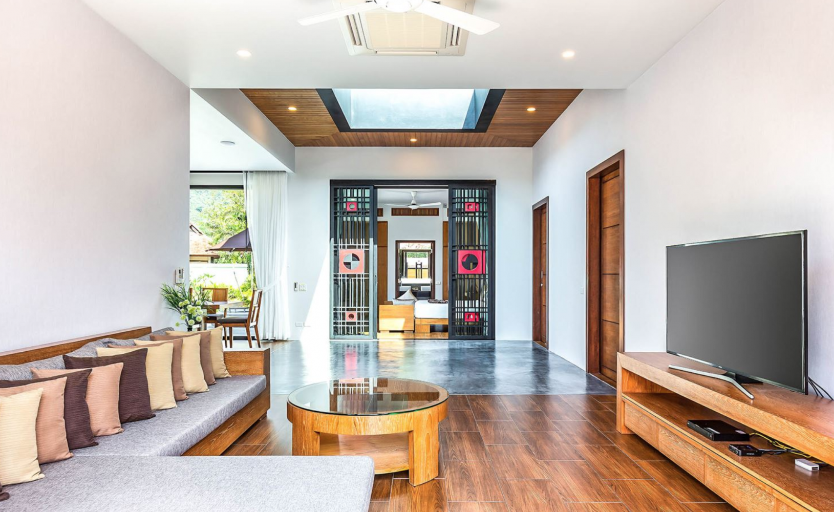 Property image - full photo 8