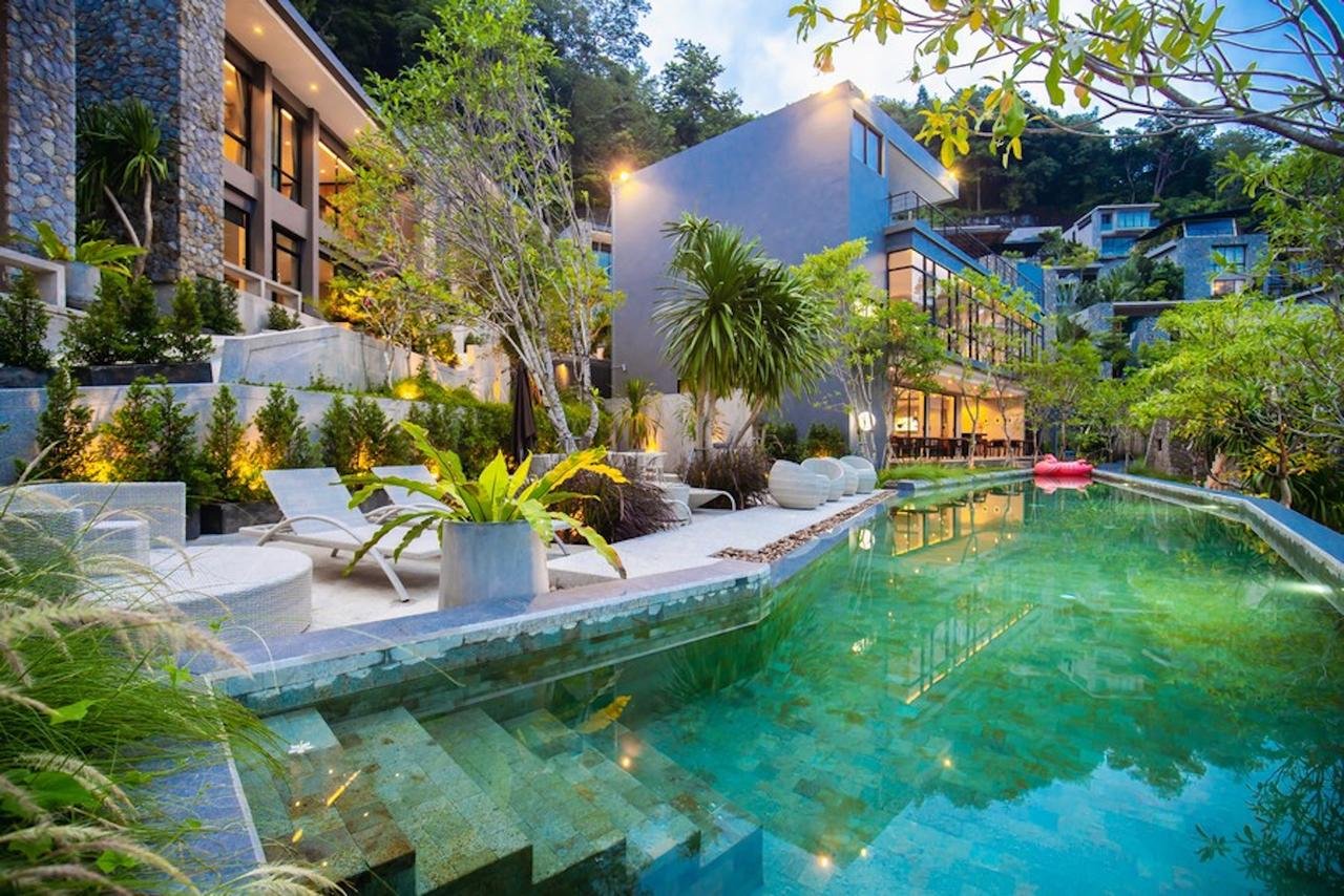 Property image - full photo 2