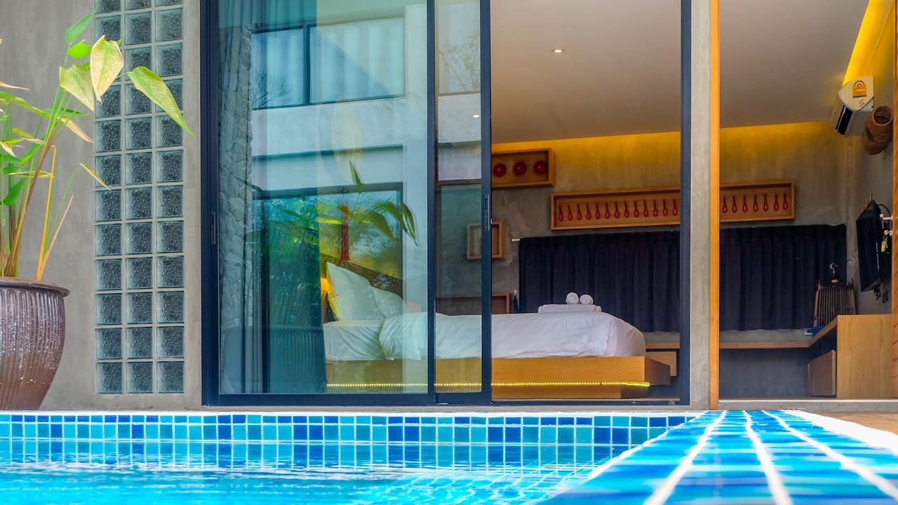 Property image - full photo 10