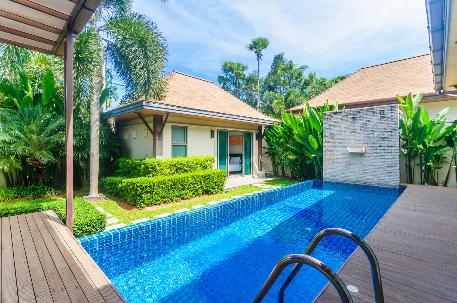 Property image - full photo 2