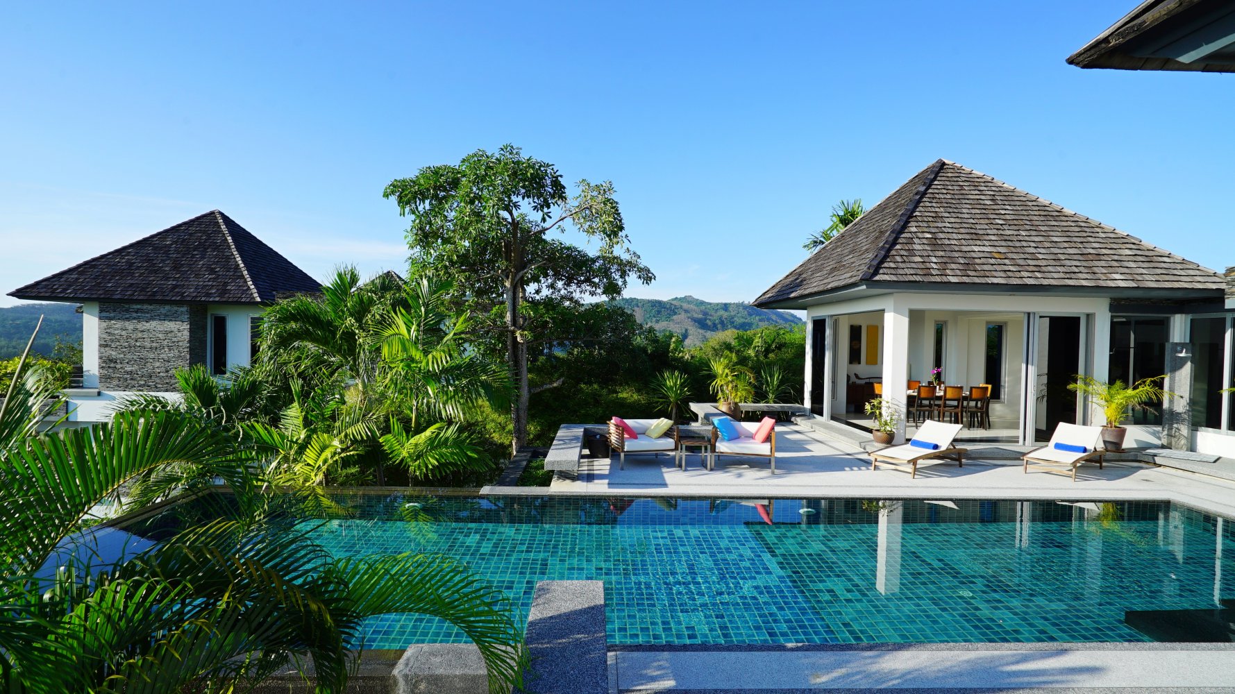 Property image - full photo 2
